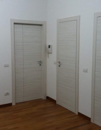 Porte interne Modula e IDoor 800 con cerniere a scomparsa